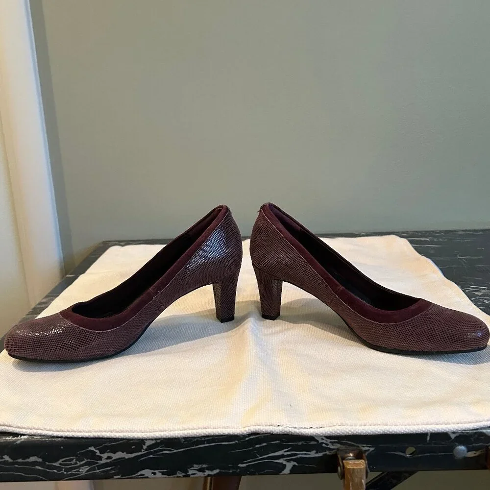 NEW (NWOT) Easy Spirit Airey burgundy leather pumps sz 7